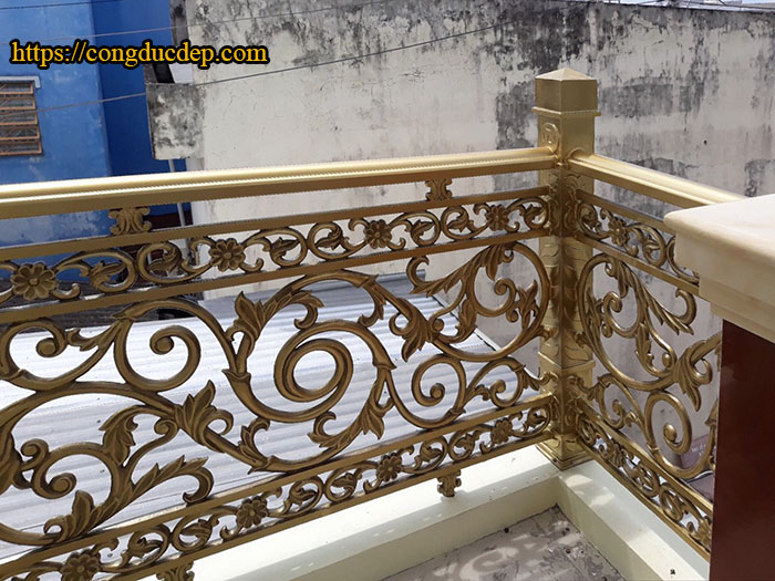 Mẫu lan can lá tây đơn giản